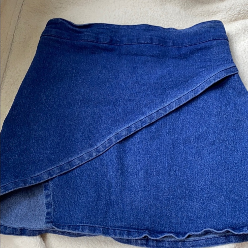 Brandy Melville Audrey skirt